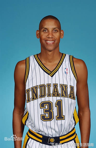 Shams：詹姆斯自受伤后首次参加场上训练 他预计至少再缺阵一周.