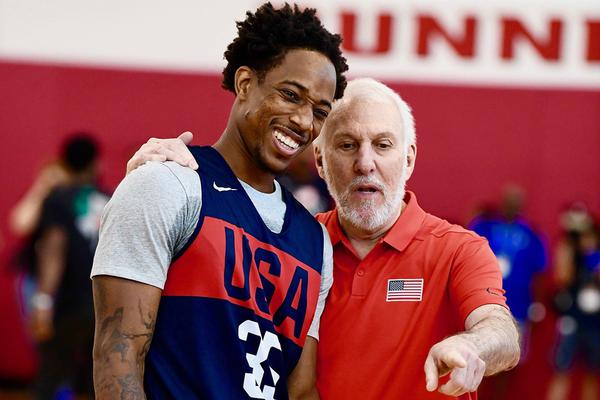 边后卫回撤 边后卫回撤